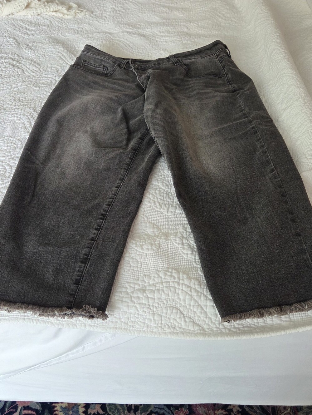 Blackwashed Crop Denim Jeans